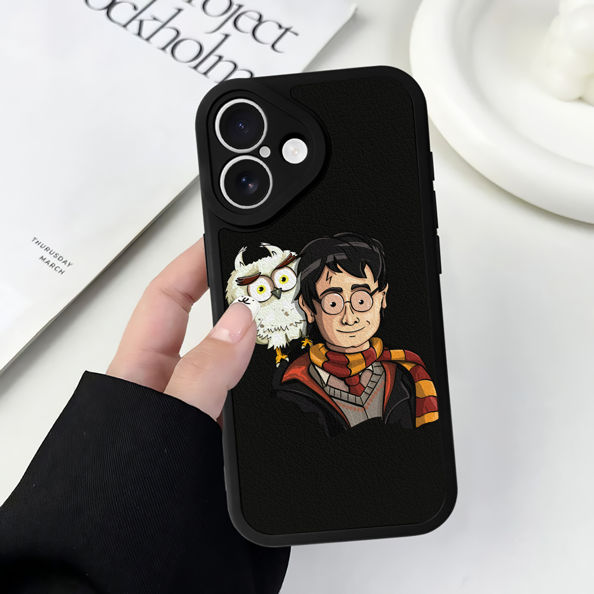 （画像用） Harry Potter ハリー・ポッターシリーズ 【iPhone 16シリーズ対応】シリコンスマホケース（レザー調） 材質：シリコン